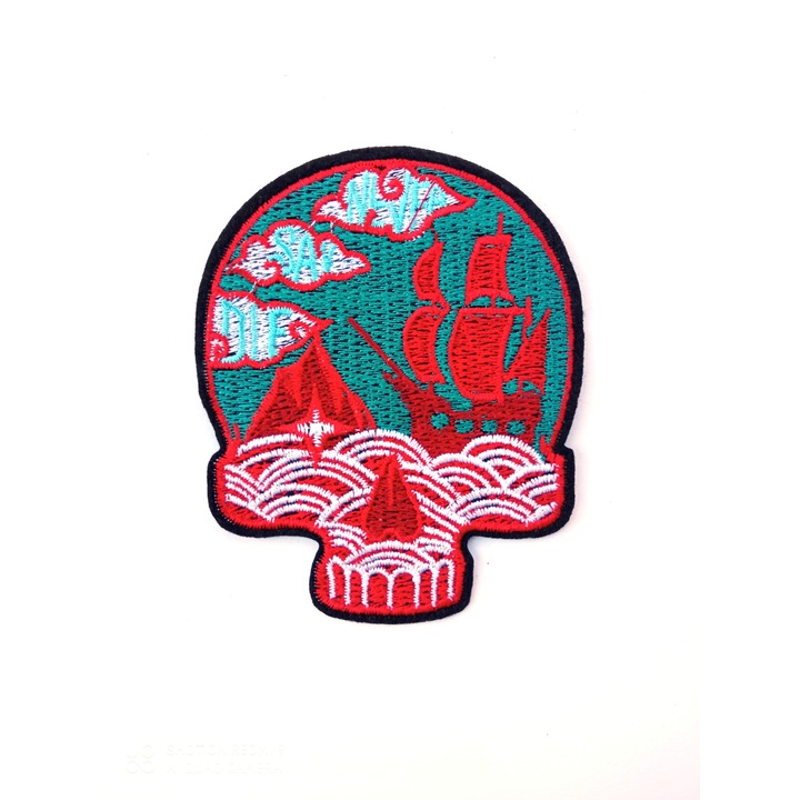 Текстилна нашивка / бродирана нашивка със скелет / Never Day Die 9,3x7,3 cm