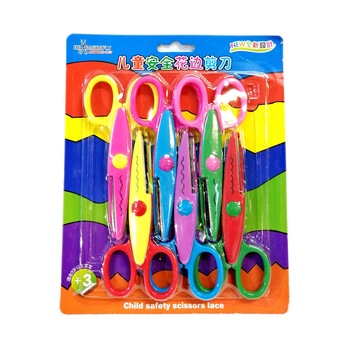 Set 6 foarfeci pentru copii cu protectie si lame modelate, 13.5 cm Set 6 foarfeci pentru copii cu protectie si lame modelate, 13.5 cm
