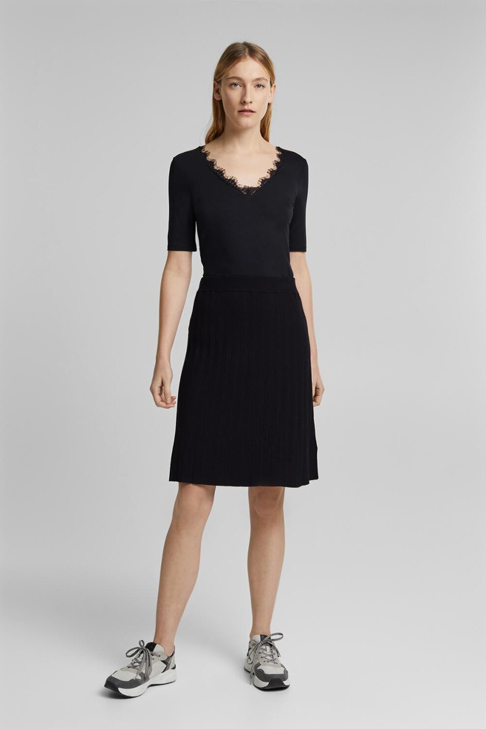 Esprit, Tricou din jerseu cu garnituri de dantela, Negru