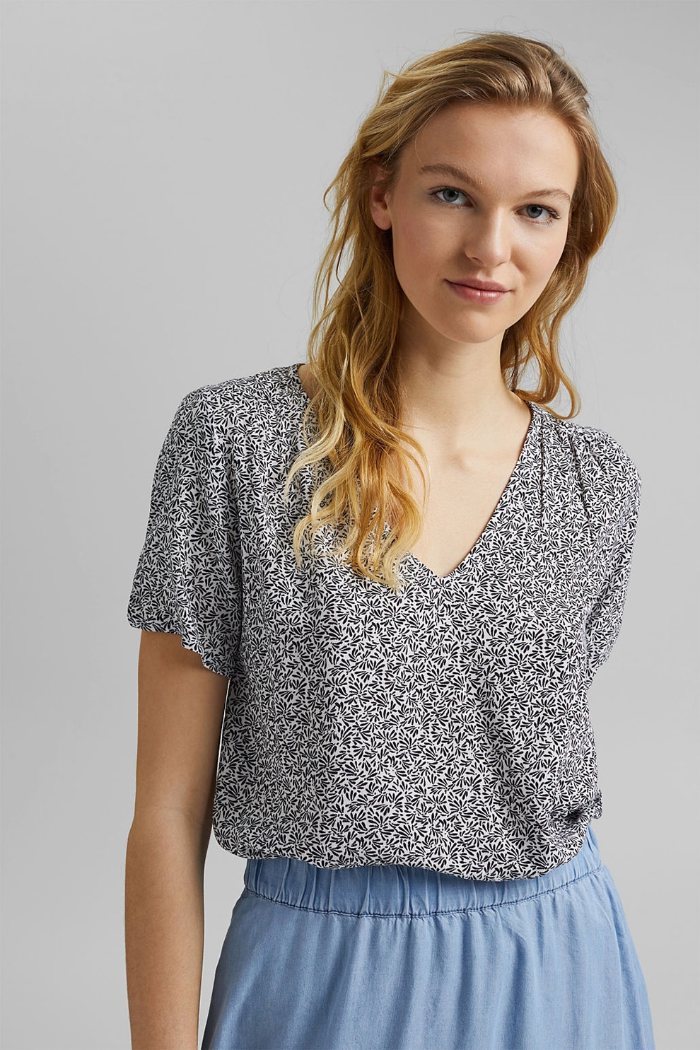 EDC by Esprit, Bluza cu imprimeu si decolteu in V, Alb/Negru