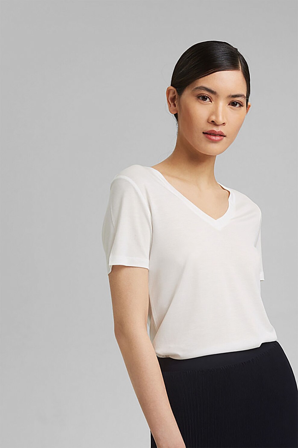 Esprit, Tricou din lyocell cu decolteu in V, Alb