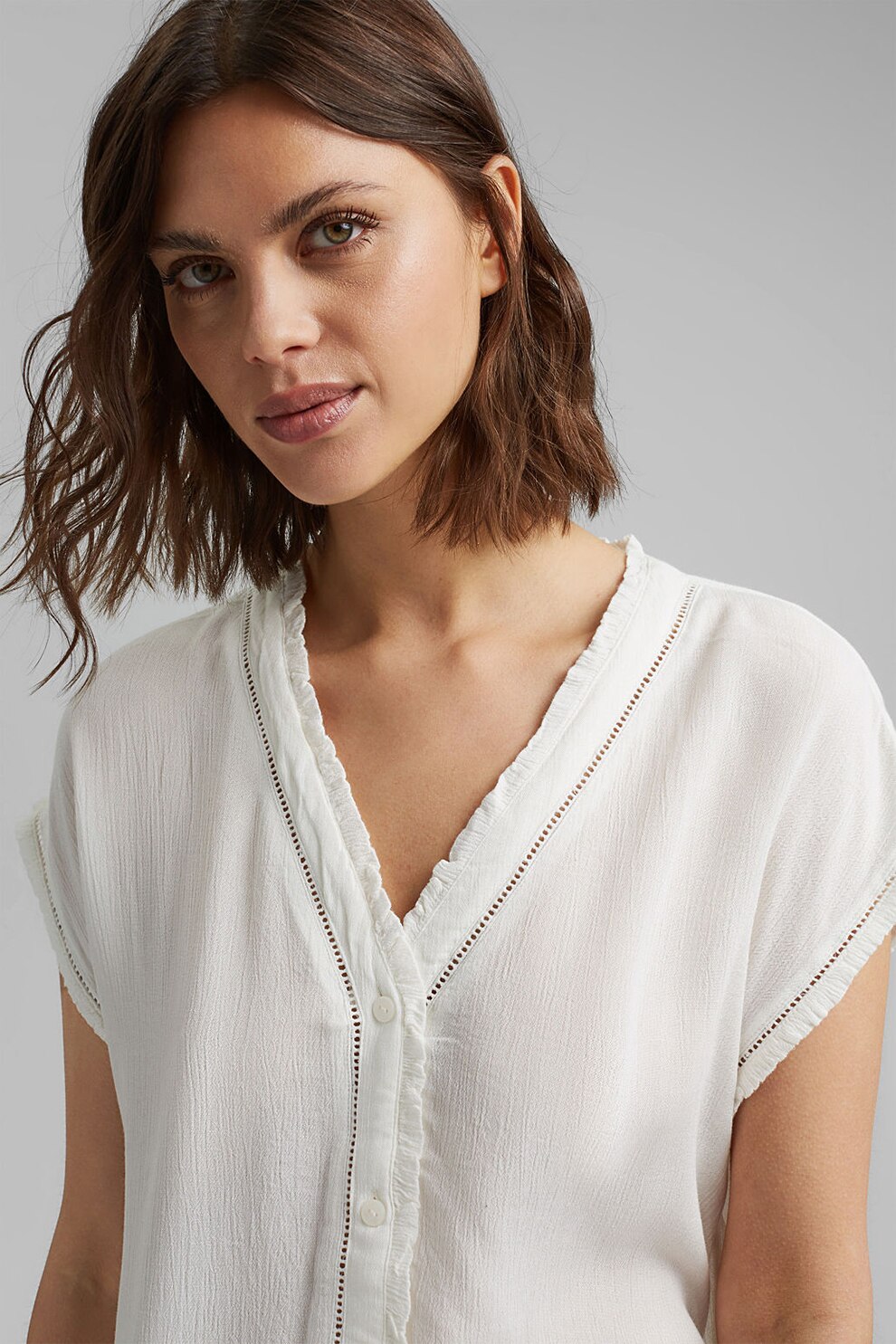 Esprit, Bluza texturata cu decolteu in V si perforatii, Alb