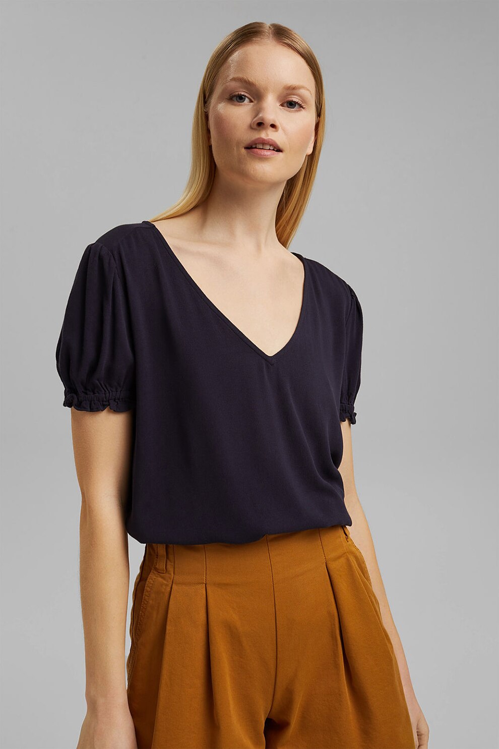 EDC by Esprit, Bluza de viscoza cu decolteu in V, Bleumarin