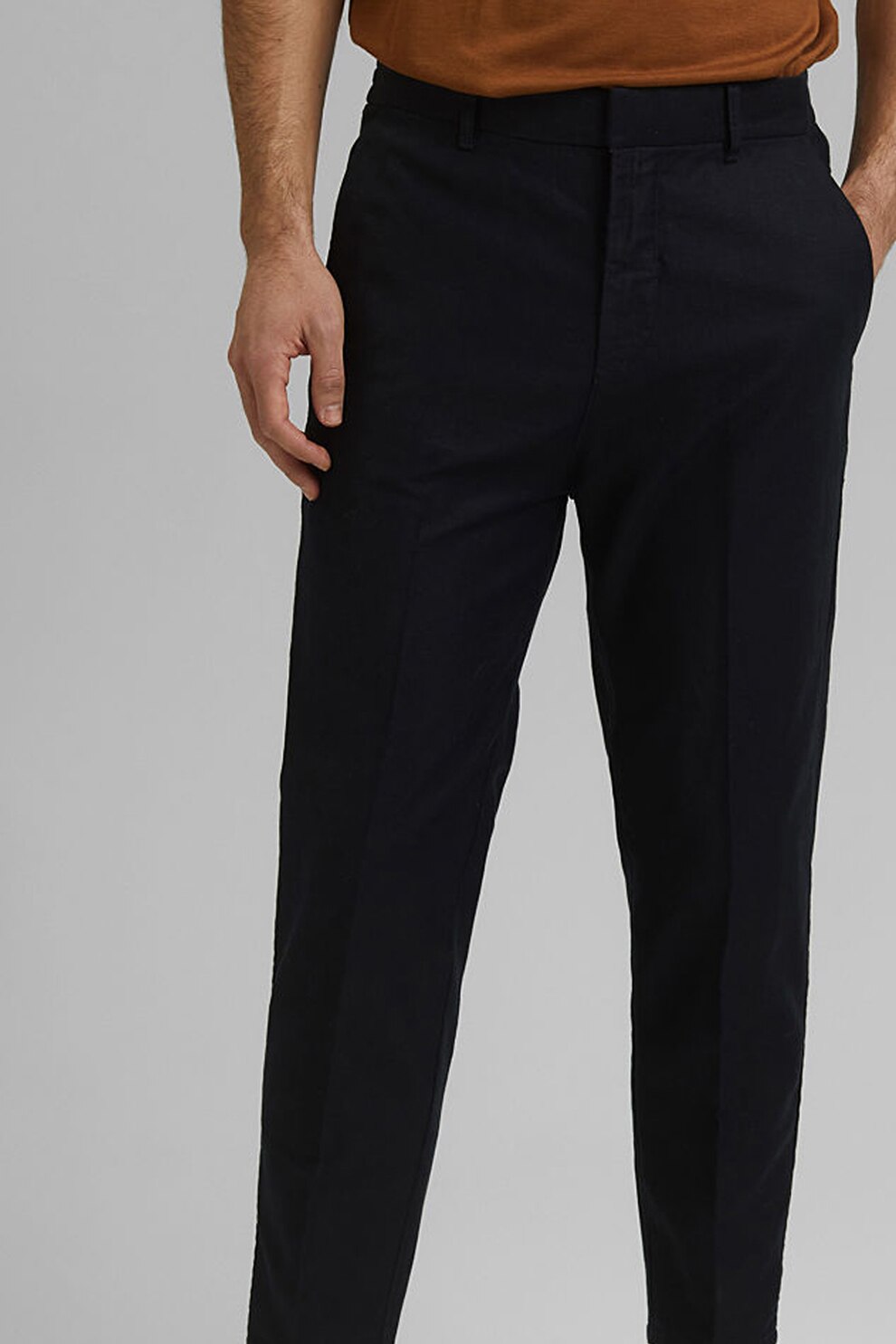 Esprit, Pantaloni chino crop din amestec de bumbac si in, Negru