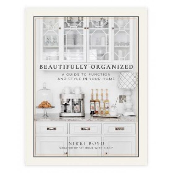 Thread Folk: A Modern Makers Book of Embroidery Projects and Artistic Collaborations, Libby Moore (Author)