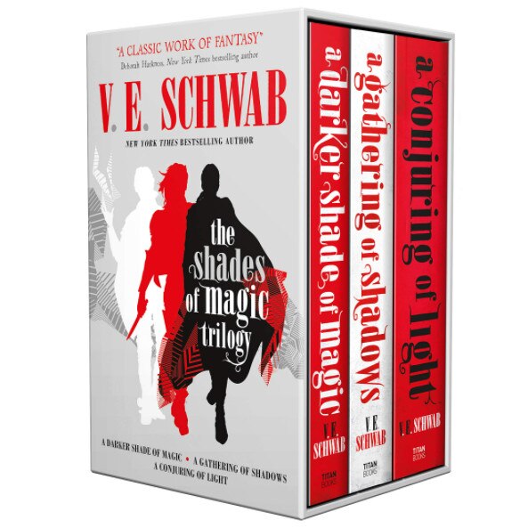 Shades of Magic trilogy slipcase - V.E. Schwarb, editia 2025