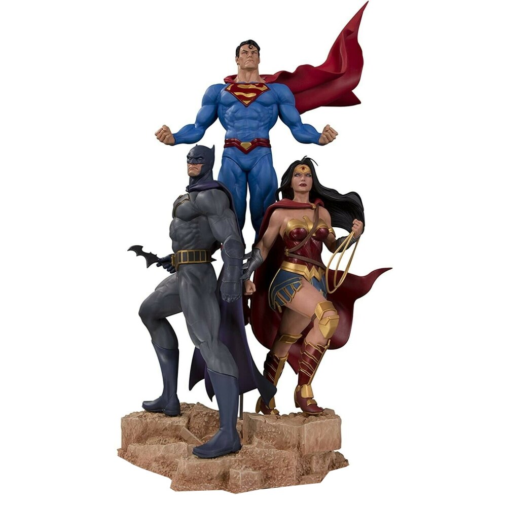 Figurina DC Designer Series Trinity de Jason Fabok