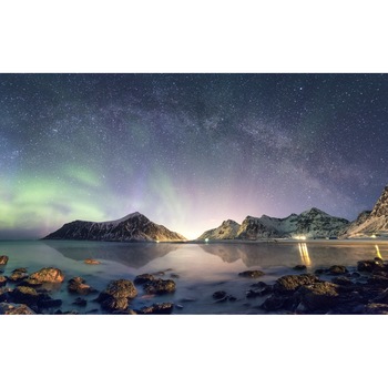 Fototapet autocolant PVC Aurora Boreala model 4, 75x110 cm Fototapet autocolant PVC Aurora Boreala model 4, 75x110 cm