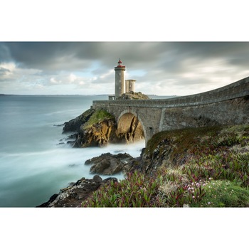 Fototapet autocolant PVC farul din Plouzane, Franta, 200x300 cm Fototapet autocolant PVC farul din Plouzane, Franta, 200x300 cm