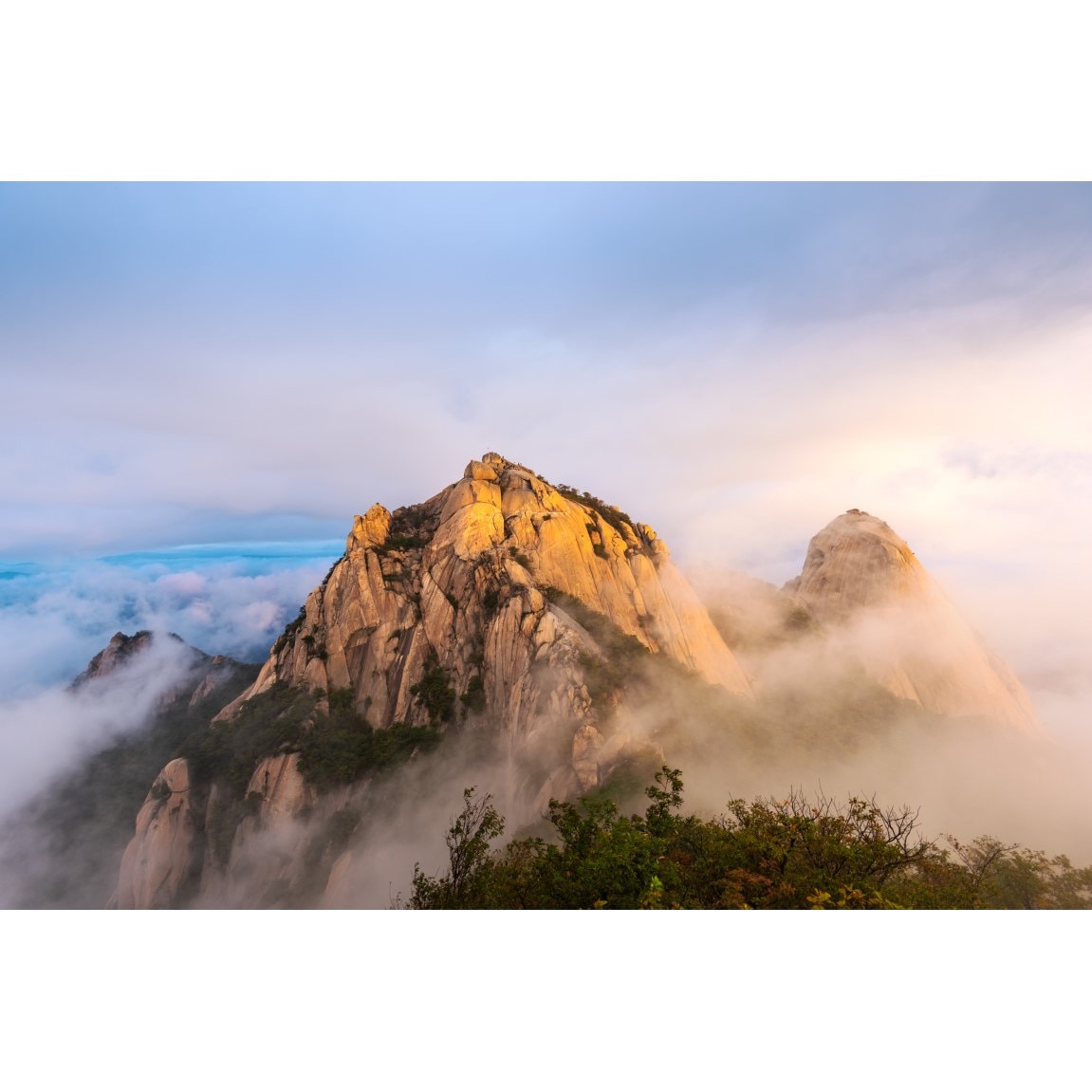 Fototapet autocolant PVC Muntele din Seul, 180x240 cm