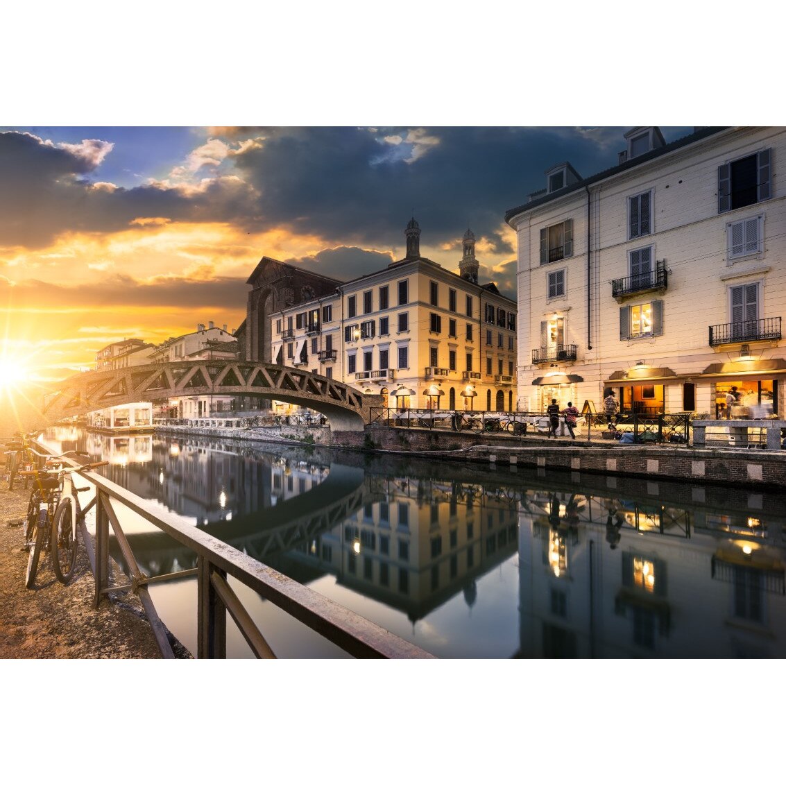 Fototapet autocolant PVC Apus la Milano, 180x240 cm