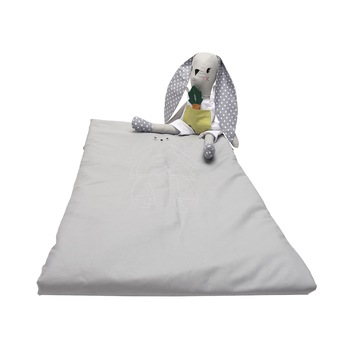 Set Mappy paturica si jucarie in forma de iepuras din material textil, Gri Set Mappy paturica si jucarie in forma de iepuras din material textil, Gri