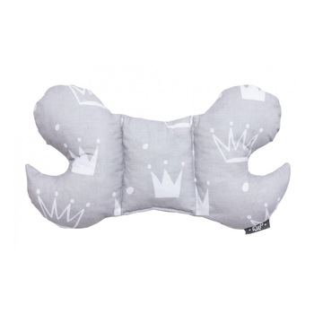 Perna pentru bebelusi, Pulp, Crowns, anti-soc, bumbac, 42x22 cm, alb/gri Perna pentru bebelusi, Pulp, Crowns, anti-soc, bumbac, 42x22 cm, alb/gri