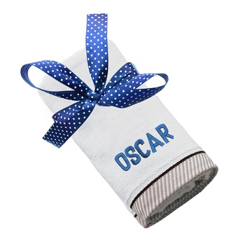 Prosop bumbac, LWS, brodat, model nume Oscar, 50x100 cm Prosop bumbac, LWS, brodat, model nume Oscar, 50x100 cm