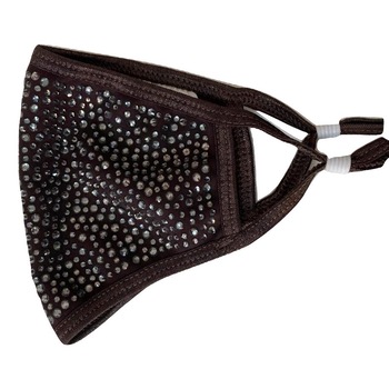 Masca de protectie fata din Bumbac cu strasuri albe, 2 straturi, Maro, Fashion, Reutilizabila, cu Strasuri, Cu filtru de carbon inclus Masca de protectie fata din Bumbac cu strasuri albe, 2 straturi, Maro, Fashion, Reutilizabila, cu Strasuri, Cu filtru de carbon inclus