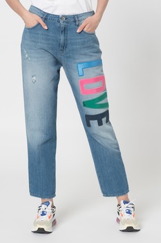 Love Moschino, Blugi boyfriend cu aplicatie text, Bleu/Roz/Albastru Love Moschino, Blugi boyfriend cu aplicatie text, Bleu/Roz/Albastru