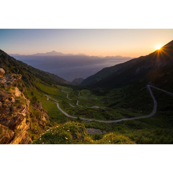 PVC matrica tapéta 80x130 cm Út az olasz hegységből