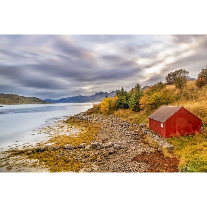 Öntapadó PVC tapéta 80x130 cm Víkendház a tó mellett