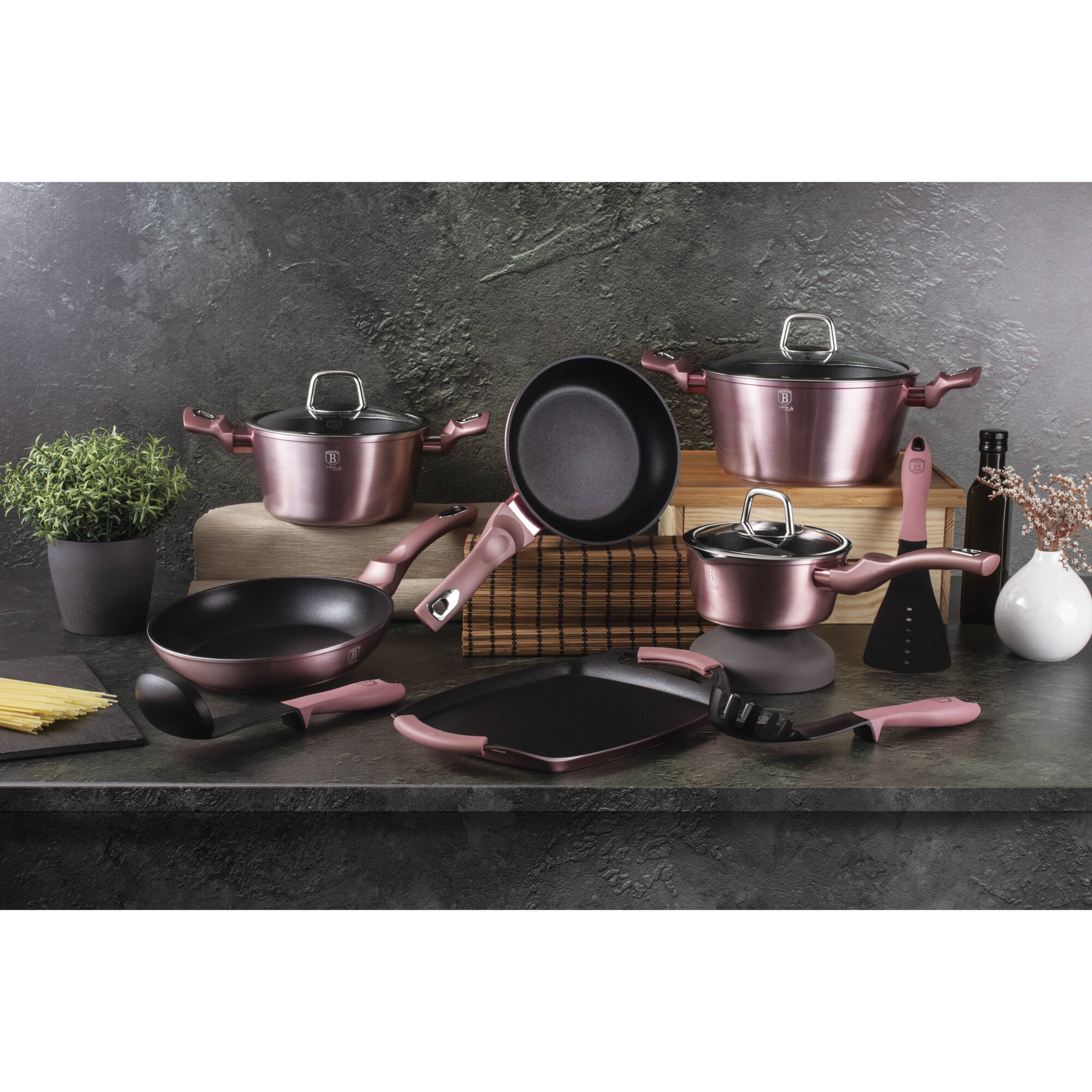 Berlinger Haus I-Rose Kookgerei voor inductie, 12-delig, antiaanbaklaag, titanium, zonder PFOA, aluminium, 3 potten, 3 deksels, 2 pannen, grillplaat, 3 keukengerei, design Berlinger Haus I-Rose Kookgerei voor inductie, 12-delig, antiaanbaklaag, titanium, zonder PFOA, aluminium, 3 potten, 3 deksels, 2 pannen, grillplaat, 3 keukengerei, design
