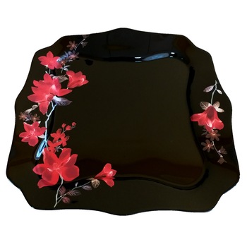 Set 6 Farfurii negre cu flori rosii, patrate,opal,22cm Set 6 Farfurii negre cu flori rosii, patrate,opal,22cm