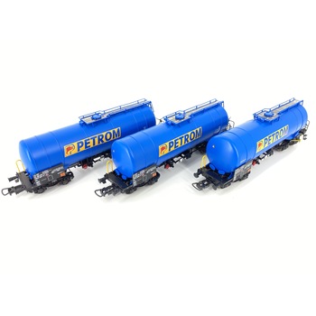 Set de trei vagoane cisterna, Tillig , H0, plastic, albastru, 502074 Set de trei vagoane cisterna, Tillig , H0, plastic, albastru, 502074