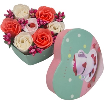 Aranjament floral 7 trandafirii cutie inima , flori de sapun, rosu, alb, roz, Dalimag, 11x9x6 cm Aranjament floral 7 trandafirii cutie inima , flori de sapun, rosu, alb, roz, Dalimag, 11x9x6 cm