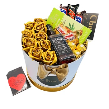 Cutie Cadou, ChocoBox, GiftBox II , include Jack Daniels, Trandafiri si multa Ciocolata Cutie Cadou, ChocoBox, GiftBox II , include Jack Daniels, Trandafiri si multa Ciocolata