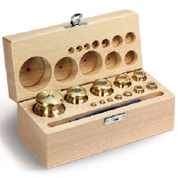 Trusa de greutati etalon Kern & Sohn, 1mg-500 g, clasa M1, cutie de lemn Trusa de greutati etalon Kern & Sohn, 1mg-500 g, clasa M1, cutie de lemn