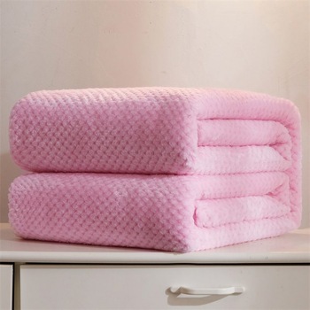 Patura de plus in carouri roz 160x200 Patura de plus in carouri roz 160x200