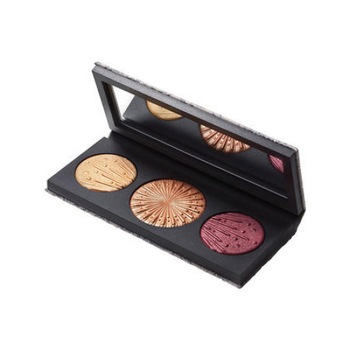 Paleta pudre iluminatoare MAC Flashing Ice Extra Dimension Skinfinish Trio Medium Deep Paleta pudre iluminatoare MAC Flashing Ice Extra Dimension Skinfinish Trio Medium Deep