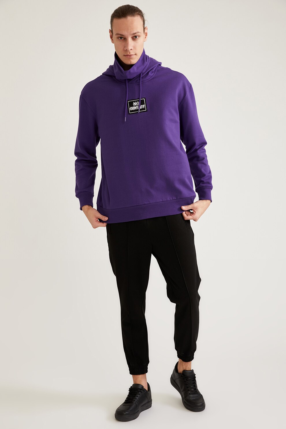 DeFacto, Hanorac cu aplicatie decorativa, Violet ametist/Negru/Alb