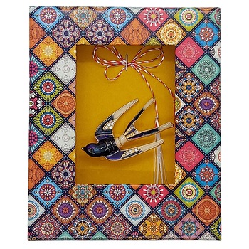 Brosa Martisor ArtDeco Randunica violet realizata din aliaj metalic auriu si placata cu cristale, dimensiuni 5 cm lungime - 3 cm latime, cutie cadou Brosa Martisor ArtDeco Randunica violet realizata din aliaj metalic auriu si placata cu cristale, dimensiuni 5 cm lungime - 3 cm latime, cutie cadou