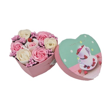 Aranjament floral 7 trandafiri cutie inima , flori de sapun, alb, roz, Dalimag, 11x9x6 cm Aranjament floral 7 trandafiri cutie inima , flori de sapun, alb, roz, Dalimag, 11x9x6 cm