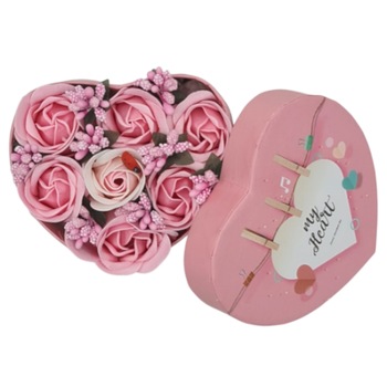 Aranjament floral 7 trandafiri cutie inima , flori de sapun, roz, alb, Dalimag, 11x9x6 cm Aranjament floral 7 trandafiri cutie inima , flori de sapun, roz, alb, Dalimag, 11x9x6 cm