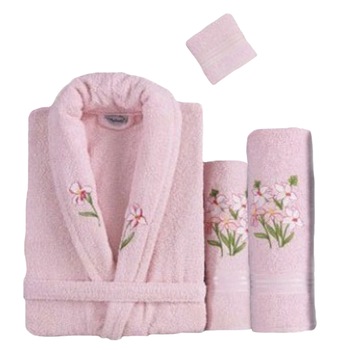 Set baie Belinda 4 piese, 1 halat marime universala + 3 prosoape, culoare roz deschis Set baie Belinda 4 piese, 1 halat marime universala + 3 prosoape, culoare roz deschis