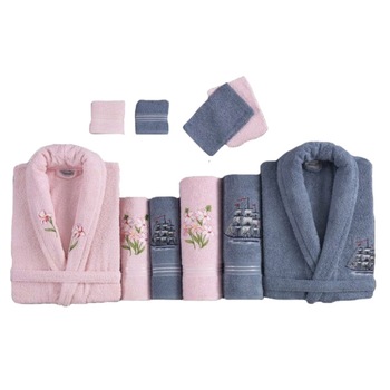 Set baie Belinda 10 piese, 2 x halat marime universala + 6 prosoape + 2 saculeti baie, culori roz+cenusiu Set baie Belinda 10 piese, 2 x halat marime universala + 6 prosoape + 2 saculeti baie, culori roz+cenusiu