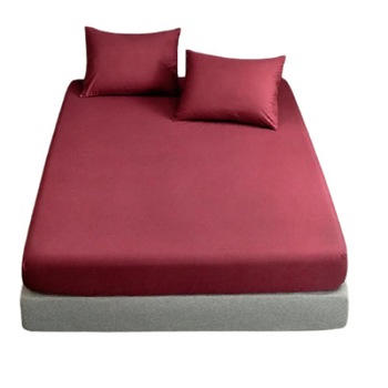 Set lenjerie 3 piese, format din cearceaf de pat cu elastic + 2 fete perne, Metru Patrat, de culoare grena, pentru saltea de 150/200 Set lenjerie 3 piese, format din cearceaf de pat cu elastic + 2 fete perne, Metru Patrat, de culoare grena, pentru saltea de 150/200