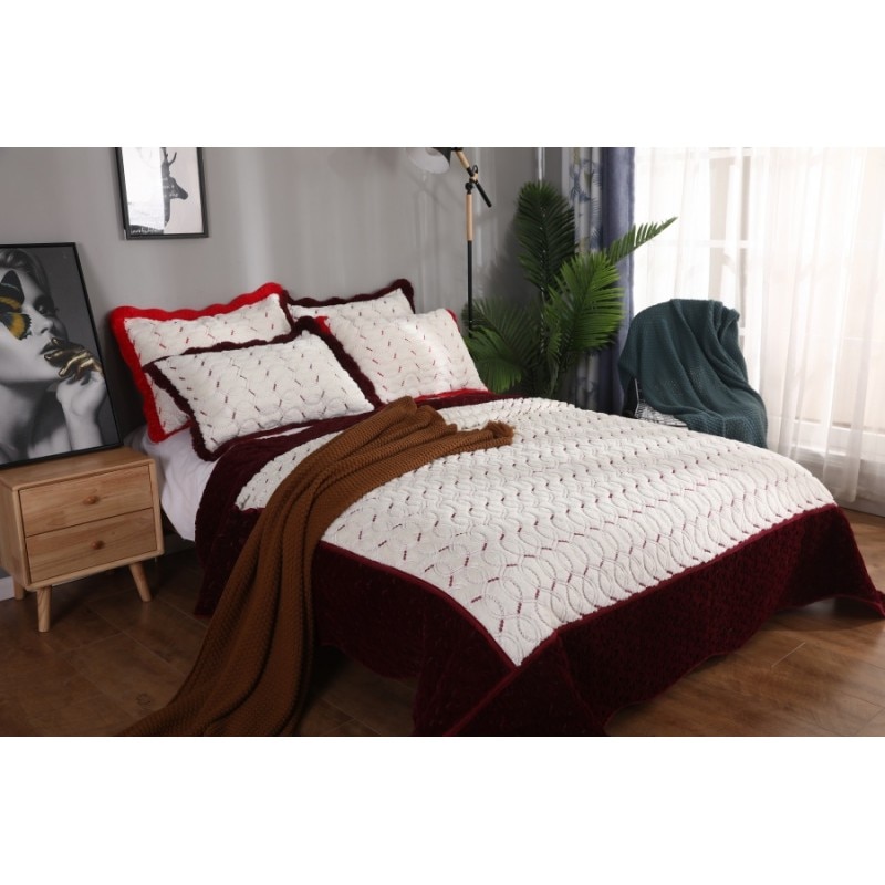 Cuvertura de Pat din Catifea + 2 Fete de Perna , Pat 2 Persoane , culoare alb/bordo