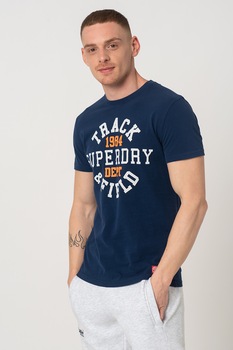 SUPERDRY, Tricou cu imprimeu logo Track&Field, Bleumarin/Oranj/Alb