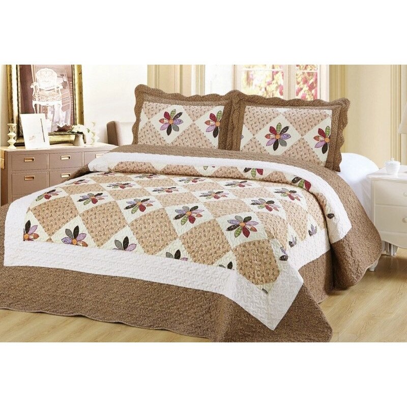 Cuvertura de pat din finet , imprimata, 3 piese , culoare bej inchis , model floral