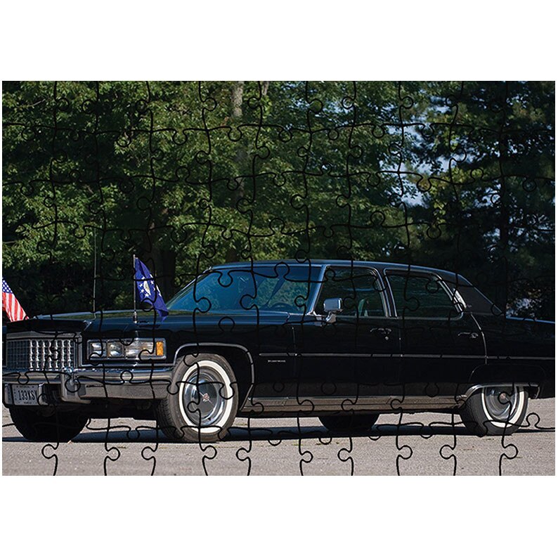 Puzzle Heartwork 96 piese, 1976 Cadillac Fleetwood Sixty Special Brougham, Latime 40,5 cm x Inaltime 28,7 cm