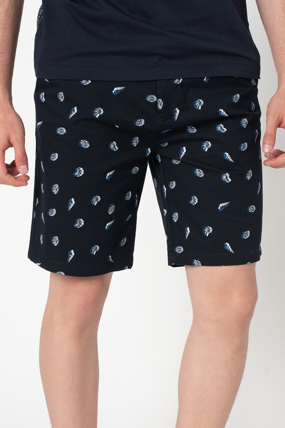 Scotch & Soda, Bermude chino cu imprimeu grafic Stuart, Bleumarin inchis/Alb/Albastru lavanda