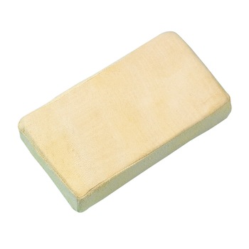 Burete din piele naturala de caprioara Lampa, marimea L, 4x10x18 cm Burete din piele naturala de caprioara Lampa, marimea L, 4x10x18 cm