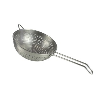 Strecurator inox 20 cm cu un maner si gauri marunte Strecurator inox 20 cm cu un maner si gauri marunte
