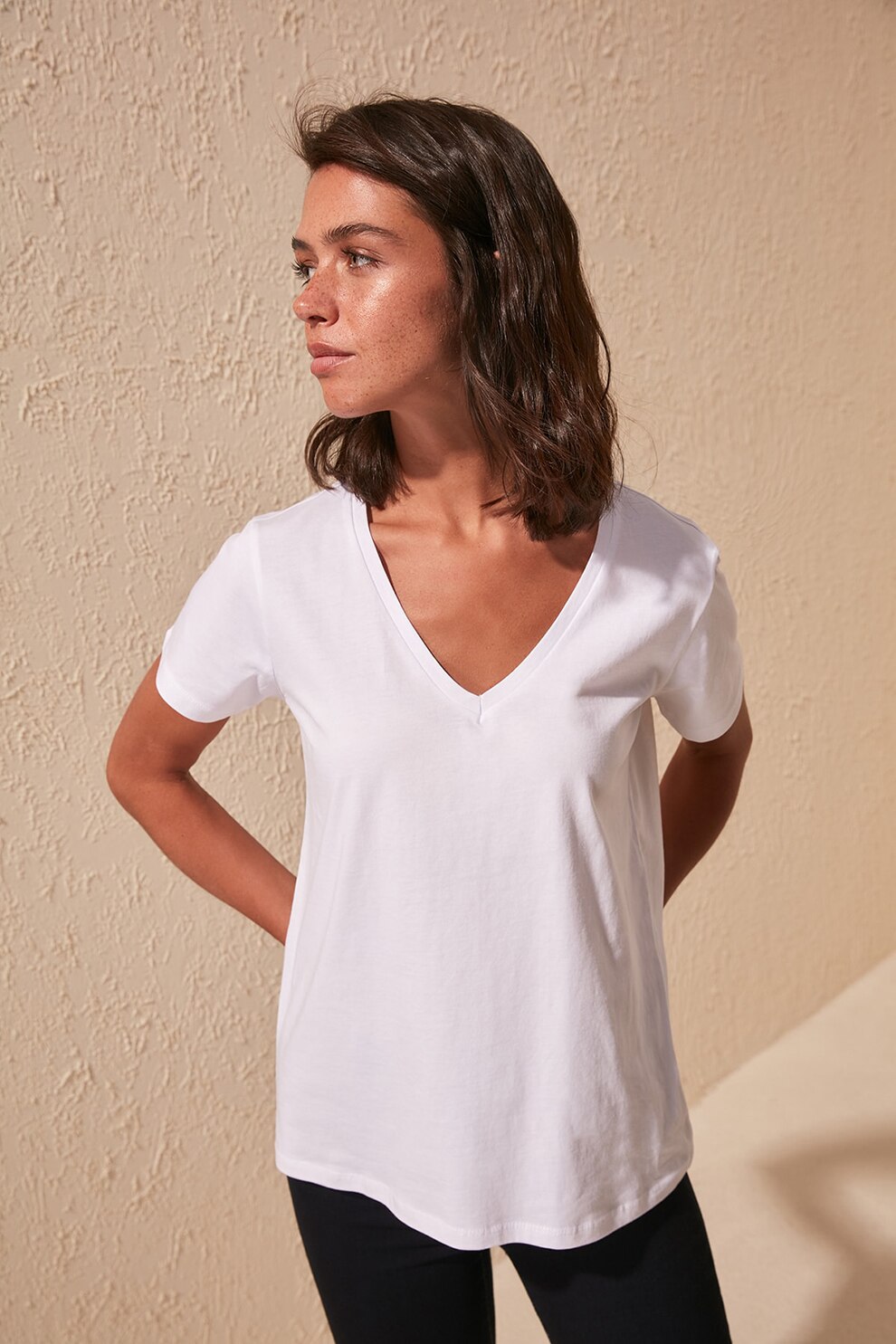 Trendyol, Tricou din bumbac cu decolteu in V, Alb