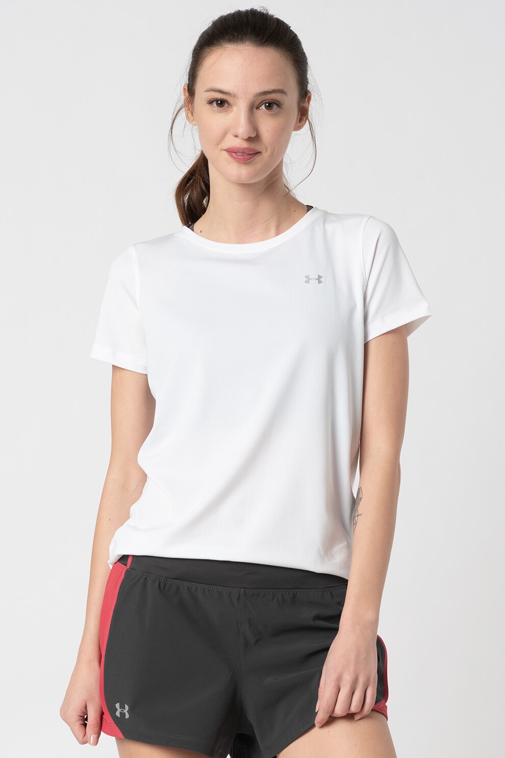 Under Armour, Tricou cambrat cu microperforatii, pentru fitness, Alb, L