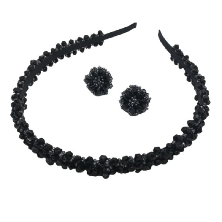 Set cordeluta si cercei cu cristale de sticla si margele Preciosa , Negru / Argintiu, cusute manual