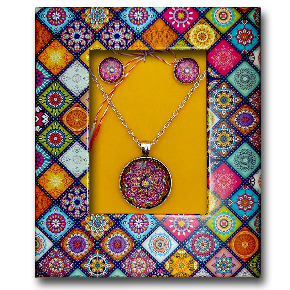 Martisor ArtDeco Set Colier cu cercei Mandala Evolution, realizat din aliaj metalic argintiu si rasina transparenta