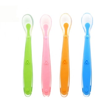 Set 4 lingurite silicon pentru copii + 6 luni Set 4 lingurite silicon pentru copii + 6 luni