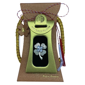 Martisor brosa Trifoi cu Cristale, suflat cu aur 24k si snur - Rahel Martisor brosa Trifoi cu Cristale, suflat cu aur 24k si snur - Rahel